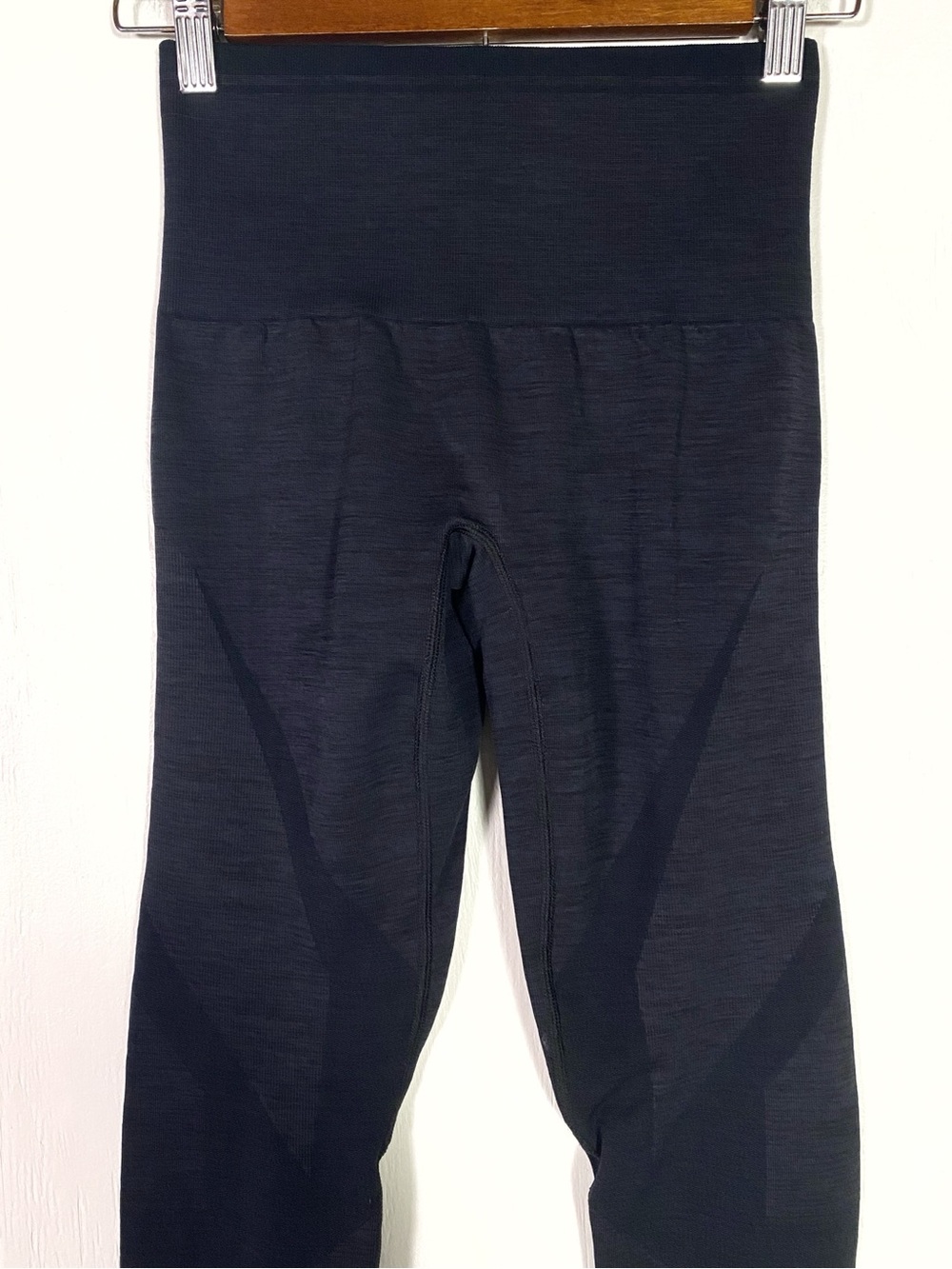 LNDR Performance Merino Ribbed Leggings - Picture 4 of 6